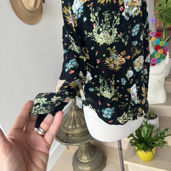Maeve Button Up Blouse Floral Pattern Black Vent Back 4 - Picture 9 of 13